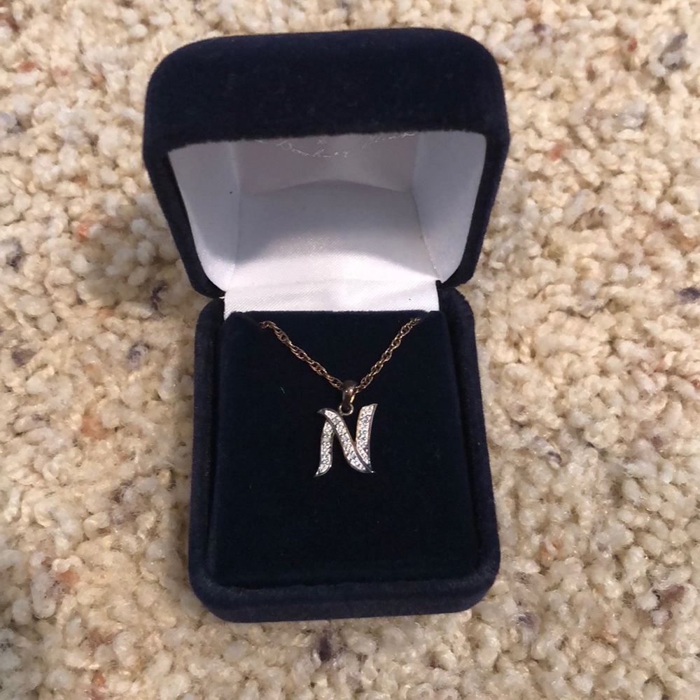 ✌️2 for $10/Vintage The Danbury Mint “N” Necklace